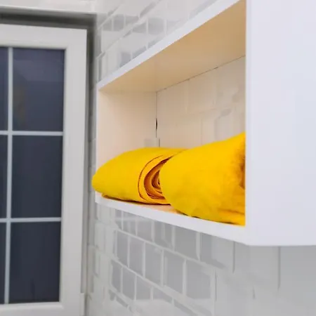 'the Yellow' Μπεράτ