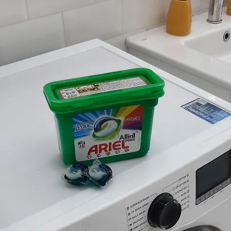 'the Yellow' Apartment